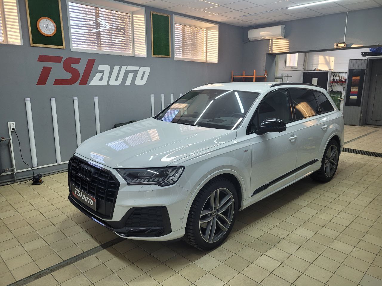 Правильная шумоизоляция Audi Q7 в Ростове-на-Дону 